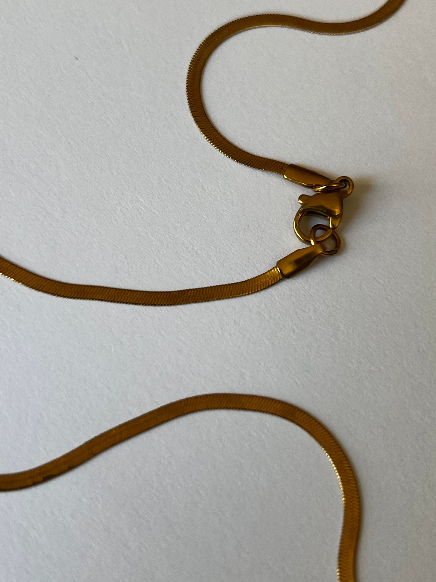 Gimme gold necklace